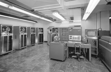 IBM 704 — машина конца 1950-х годов